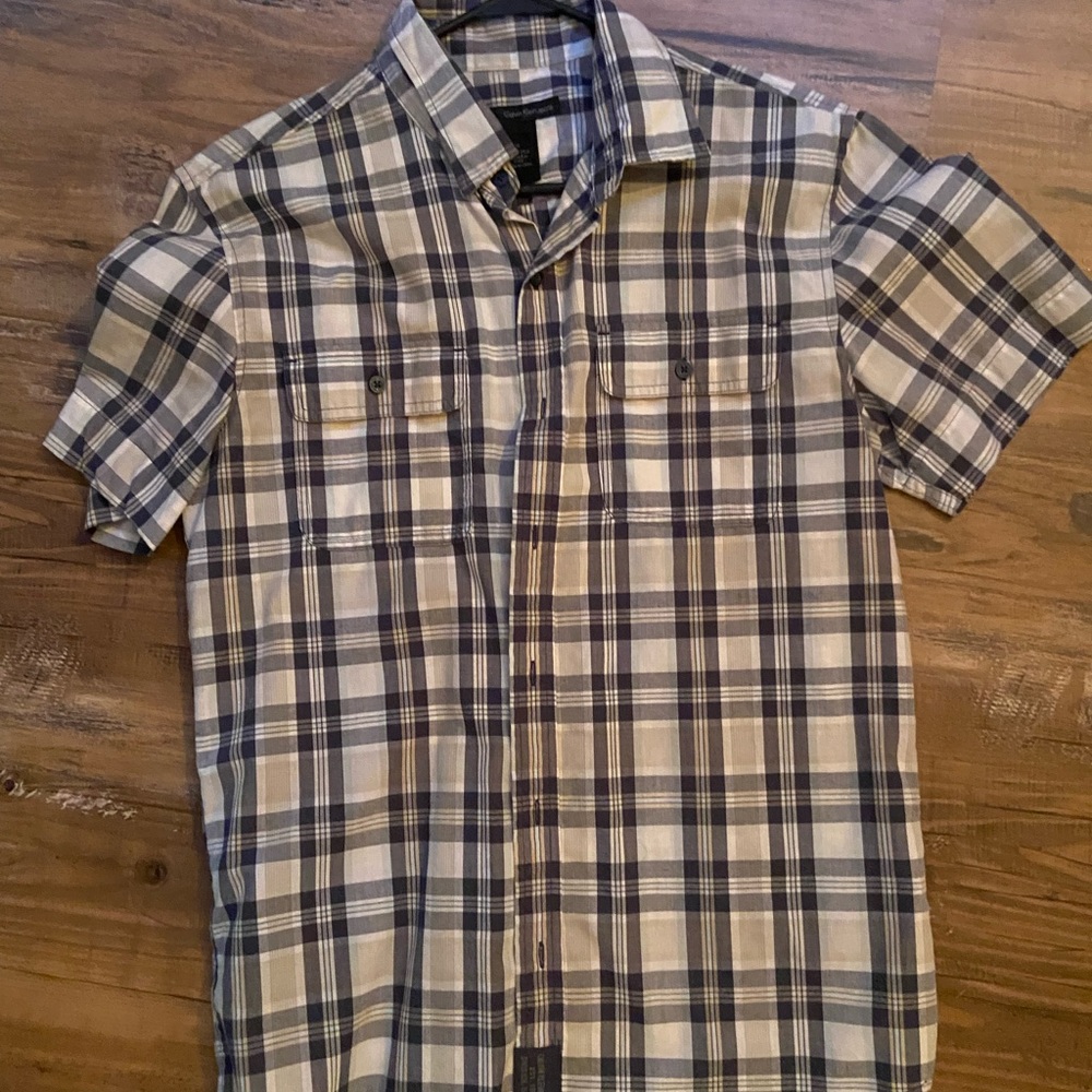 Calvin Klein size medium short sleeve button down perfect condition